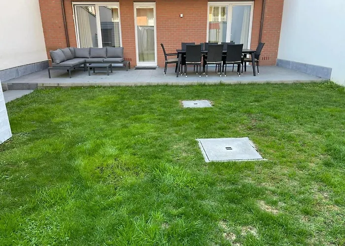 Beautiful 3 Bedroom Garden-Appartment Near Knokke-Strand Beach Bar