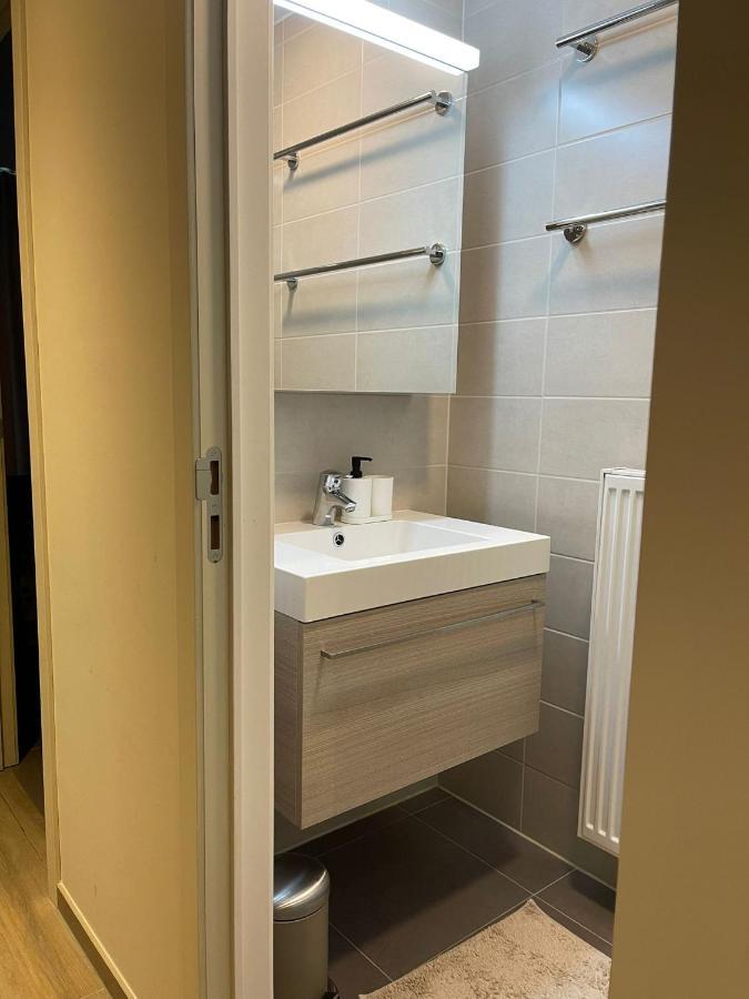 Beautiful 3 Bedroom Garden-appartment Near Knokke-strand Bar Apartment *
