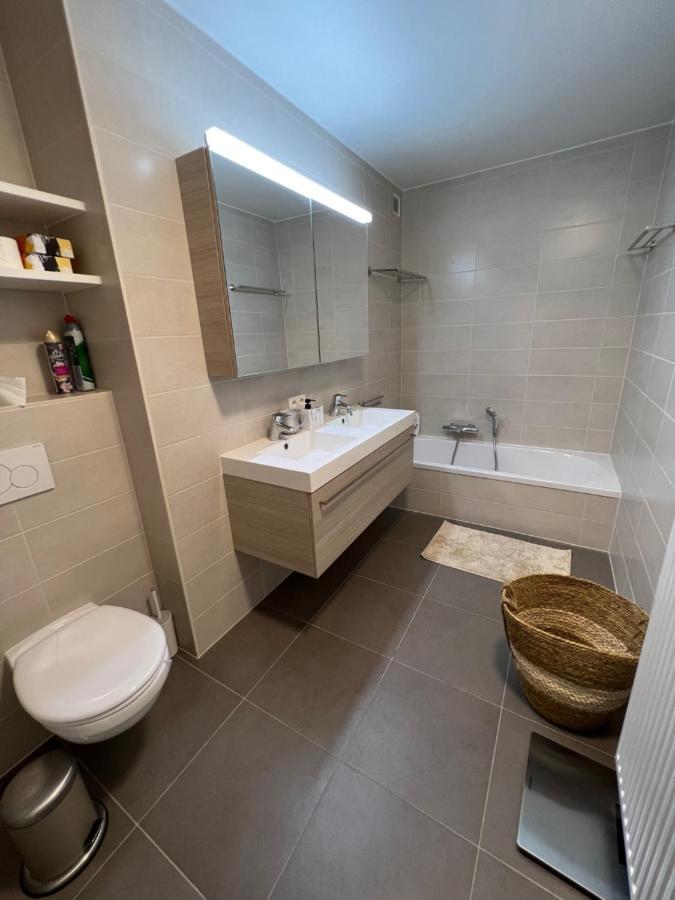 Beautiful 3 Bedroom Garden-appartment Near Knokke-strand Bar Apartment *